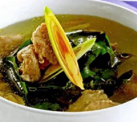 Món ăn với lá cơm kìa 